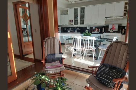 Casa à venda com 430m², 4 quartos e 4 vagas Casa à venda com 430m², 4 quartos e 4 vagasSala de Leitura