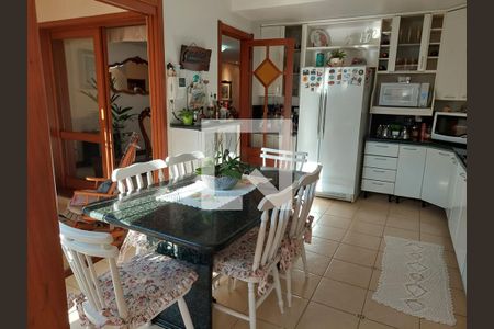 Casa à venda com 430m², 4 quartos e 4 vagas Casa à venda com 430m², 4 quartos e 4 vagasCozinha 1