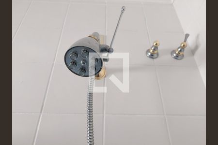 Casa à venda com 430m², 4 quartos e 4 vagas Casa à venda com 430m², 4 quartos e 4 vagasBanheiro Suite 2