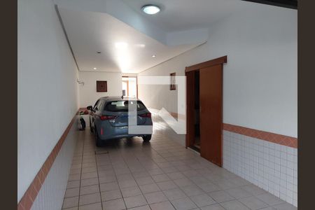 Casa à venda com 430m², 4 quartos e 4 vagas Casa à venda com 430m², 4 quartos e 4 vagasGaragem