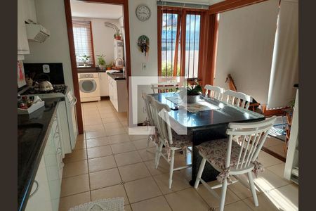 Casa à venda com 430m², 4 quartos e 4 vagas Casa à venda com 430m², 4 quartos e 4 vagasCozinha 1