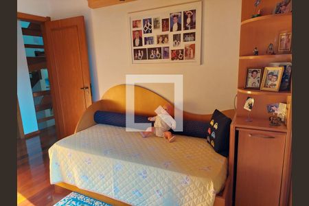 Casa à venda com 430m², 4 quartos e 4 vagas Casa à venda com 430m², 4 quartos e 4 vagasQuarto 3