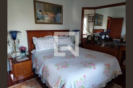 Casa à venda com 430m², 4 quartos e 4 vagas Casa à venda com 430m², 4 quartos e 4 vagasSuíte 1