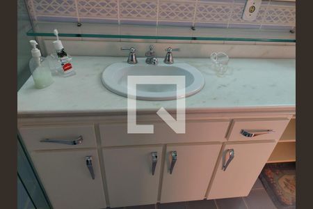 Casa à venda com 430m², 4 quartos e 4 vagas Casa à venda com 430m², 4 quartos e 4 vagasBanheiro Social 1