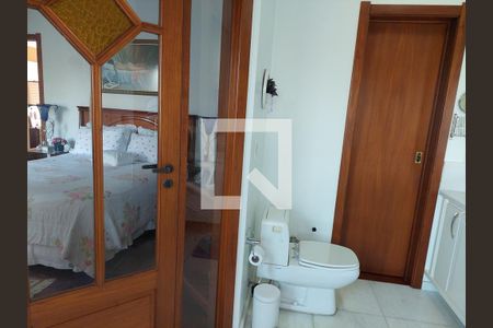 Casa à venda com 430m², 4 quartos e 4 vagas Casa à venda com 430m², 4 quartos e 4 vagasBanheiro Suite 1