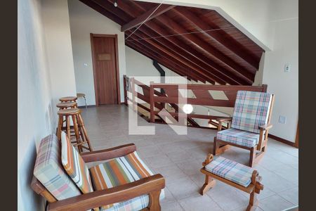 Casa à venda com 430m², 4 quartos e 4 vagas Casa à venda com 430m², 4 quartos e 4 vagasSala de Estar 3