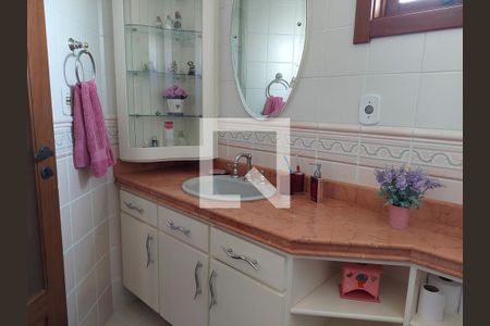 Casa à venda com 430m², 4 quartos e 4 vagas Casa à venda com 430m², 4 quartos e 4 vagasBanheiro Suite 2