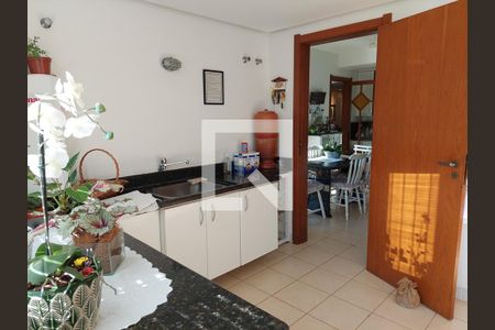 Casa à venda com 430m², 4 quartos e 4 vagas Casa à venda com 430m², 4 quartos e 4 vagasLavanderia