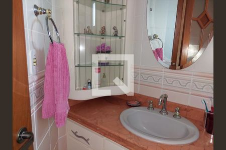 Casa à venda com 430m², 4 quartos e 4 vagas Casa à venda com 430m², 4 quartos e 4 vagasBanheiro Suite 2