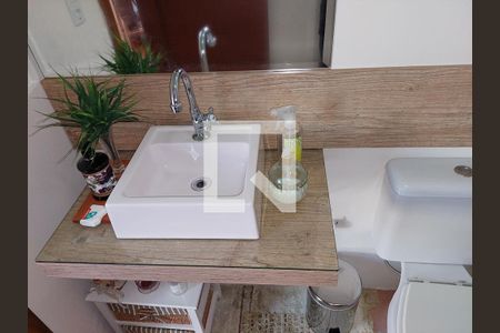 Casa à venda com 430m², 4 quartos e 4 vagas Casa à venda com 430m², 4 quartos e 4 vagasBanheiro Social 2