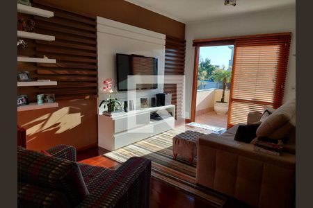 Casa à venda com 430m², 4 quartos e 4 vagas Casa à venda com 430m², 4 quartos e 4 vagasSala de TV