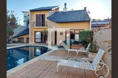 Casa à venda com 430m², 4 quartos e 4 vagas Casa à venda com 430m², 4 quartos e 4 vagasÁrea externa