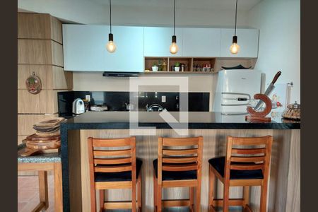 Casa à venda com 430m², 4 quartos e 4 vagas Casa à venda com 430m², 4 quartos e 4 vagasCozinha 2