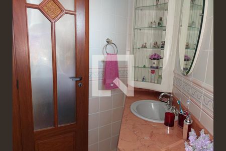 Casa à venda com 430m², 4 quartos e 4 vagas Casa à venda com 430m², 4 quartos e 4 vagasBanheiro Suite 2