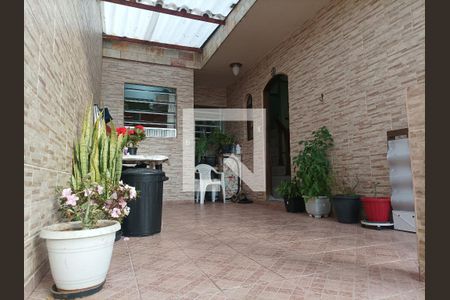 Casa à venda com 108m², 2 quartos e 2 vagasQuintal