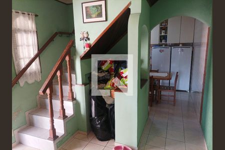 Casa à venda com 108m², 2 quartos e 2 vagasHall entrada