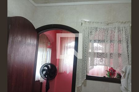 Casa à venda com 108m², 2 quartos e 2 vagasBanheiro quarto suíte