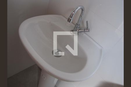 Banheiro de apartamento para alugar com 1 quarto, 35m² em Vila Guilhermina, São Paulo