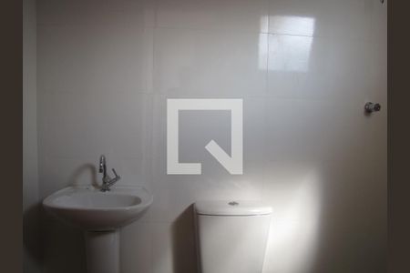 Banheiro de apartamento para alugar com 1 quarto, 35m² em Vila Guilhermina, São Paulo