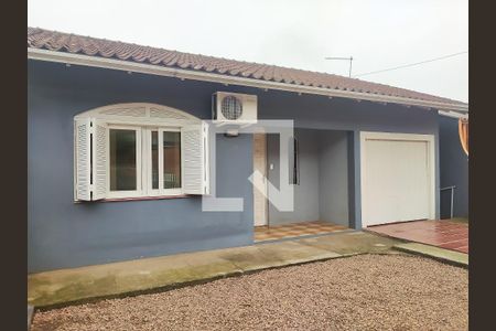 Casa à venda com 120m², 3 quartos e 1 vaga Casa à venda com 120m², 3 quartos e 1 vagaFachada