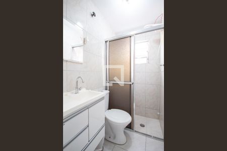 Banheiro de casa para alugar com 1 quarto, 40m² em Santo Antônio, Osasco