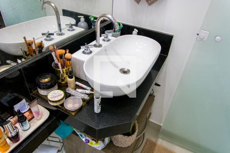 Casa à venda com 200m², 3 quartos e 4 vagasBanheiro do quarto 1