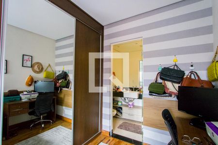 Casa à venda com 200m², 3 quartos e 4 vagasQuarto 2 - Suíte