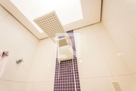 Casa à venda com 200m², 3 quartos e 4 vagasBanheiro do quarto 2