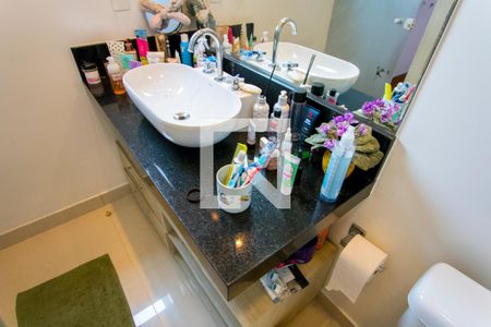 Casa à venda com 200m², 3 quartos e 4 vagasBanheiro do quarto 3