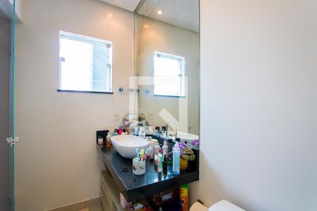 Casa à venda com 200m², 3 quartos e 4 vagasBanheiro do quarto 3