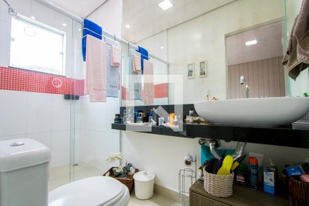 Casa à venda com 200m², 3 quartos e 4 vagasBanheiro do quarto 1