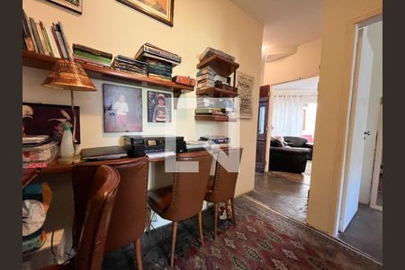 Casa à venda com 240m², 4 quartos e 5 vagas Casa à venda com 240m², 4 quartos e 5 vagasQuarto 2