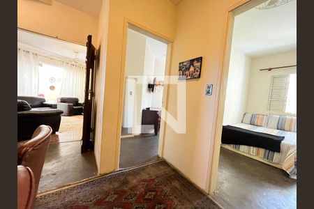 Casa à venda com 240m², 4 quartos e 5 vagas Casa à venda com 240m², 4 quartos e 5 vagasDetalhe