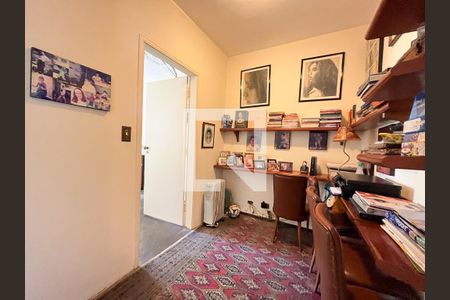 Casa à venda com 240m², 4 quartos e 5 vagas Casa à venda com 240m², 4 quartos e 5 vagasQuarto 2