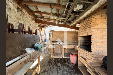 Casa à venda com 240m², 4 quartos e 5 vagas Casa à venda com 240m², 4 quartos e 5 vagasÁrea Comum