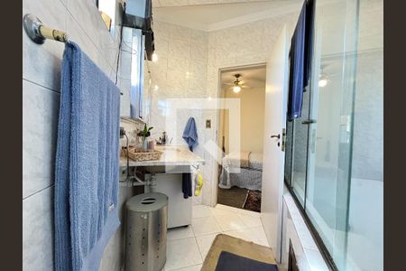 Casa à venda com 240m², 4 quartos e 5 vagas Casa à venda com 240m², 4 quartos e 5 vagasBanheiro