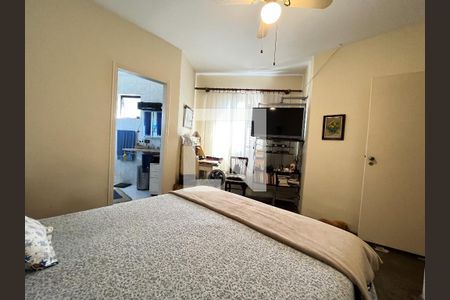 Casa à venda com 240m², 4 quartos e 5 vagas Casa à venda com 240m², 4 quartos e 5 vagasQuarto 1