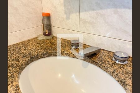 Casa à venda com 240m², 4 quartos e 5 vagas Casa à venda com 240m², 4 quartos e 5 vagasBanheiro