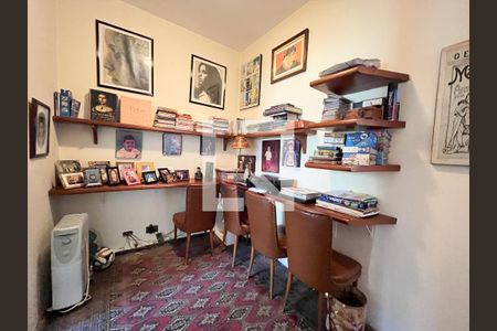 Casa à venda com 240m², 4 quartos e 5 vagas Casa à venda com 240m², 4 quartos e 5 vagasQuarto 2