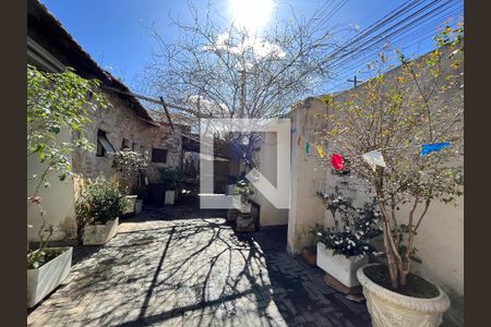 Casa à venda com 240m², 4 quartos e 5 vagas Casa à venda com 240m², 4 quartos e 5 vagasÁrea Comum