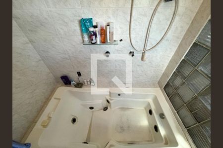 Casa à venda com 240m², 4 quartos e 5 vagas Casa à venda com 240m², 4 quartos e 5 vagasBanheiro