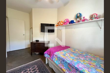 Casa à venda com 240m², 4 quartos e 5 vagas Casa à venda com 240m², 4 quartos e 5 vagasQuarto 4