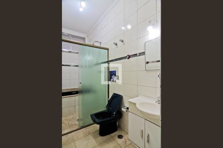 Casa à venda com 240m², 3 quartos e 2 vagasBanheiro