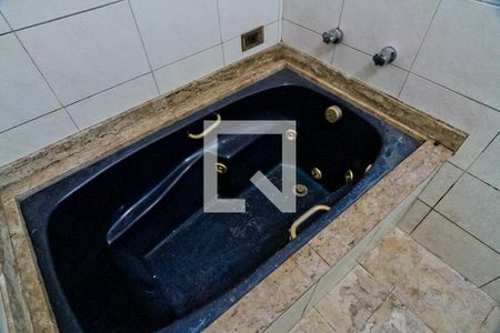 Casa à venda com 240m², 3 quartos e 2 vagasBanheiro