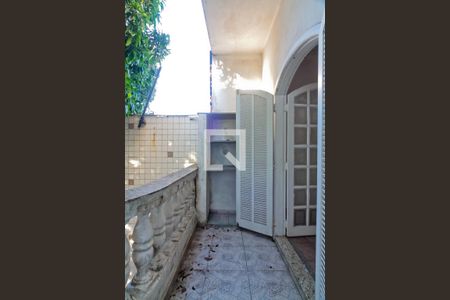 Casa à venda com 240m², 3 quartos e 2 vagasVaranda