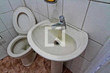 Casa à venda com 240m², 3 quartos e 2 vagasBanheiro de Serviço