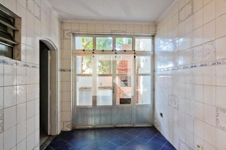 Casa à venda com 240m², 3 quartos e 2 vagasÁrea de Serviço