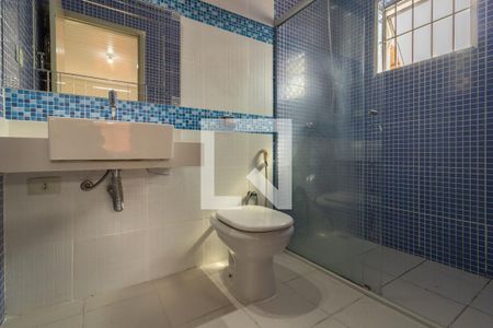 Banheiro da Suíte de casa para alugar com 3 quartos, 100m² em Parque Pinheiros, Taboão da Serra