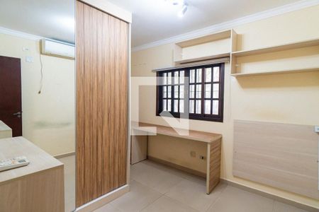 Casa de condomínio à venda com 174m², 3 quartos e 4 vagasQuarto 2