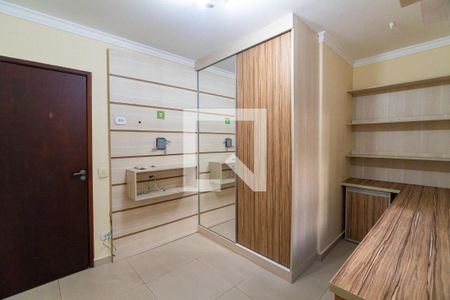 Casa de condomínio à venda com 174m², 3 quartos e 4 vagasQuarto 2